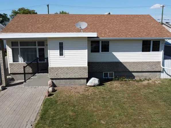 206 S 4th Ave W, Hanna, AB T0J 1P0