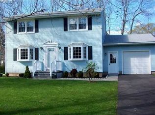 24 Galway Dr, Rochester, NY 14623