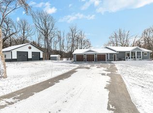 8334 Decathelon Dr, Spicer, MN 56288