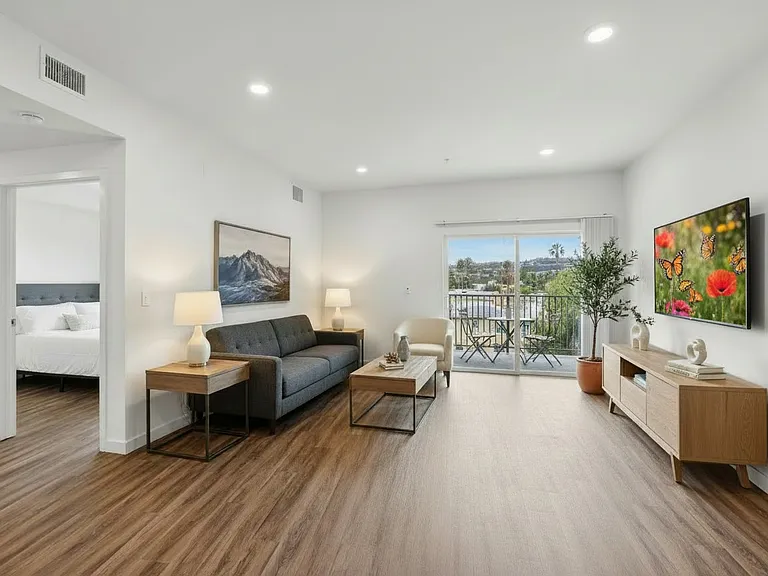 Cloud Nine Luxury Apartments — Photo 6