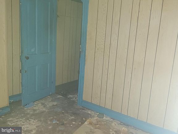 3rd image of 1932 Walbrook Ave