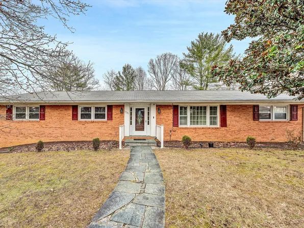 3743 Tomley Dr, Roanoke, VA 24018