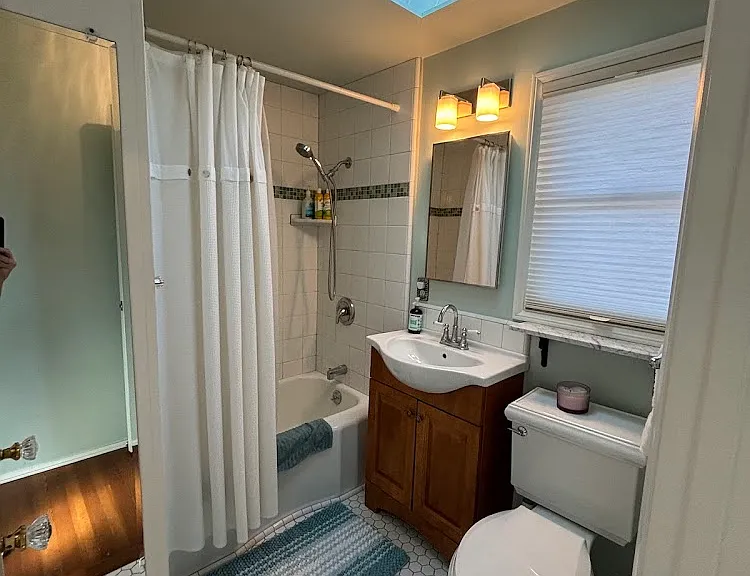 Hallway full bathroom