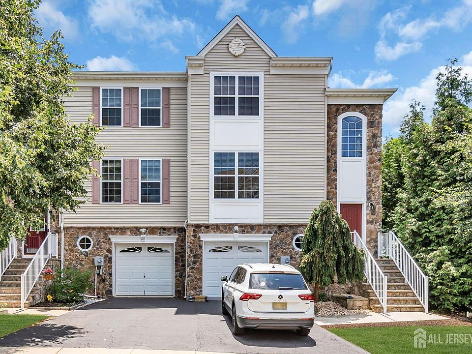 1st image of 20 Russell Ct