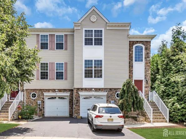 20 Russell Ct, Matawan, NJ 07747