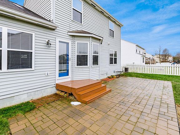 5th image of 290 Abbotsbury Dr