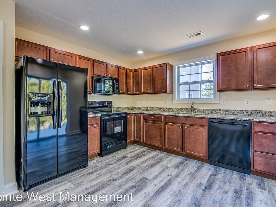 1st image of 230 Amber Cir