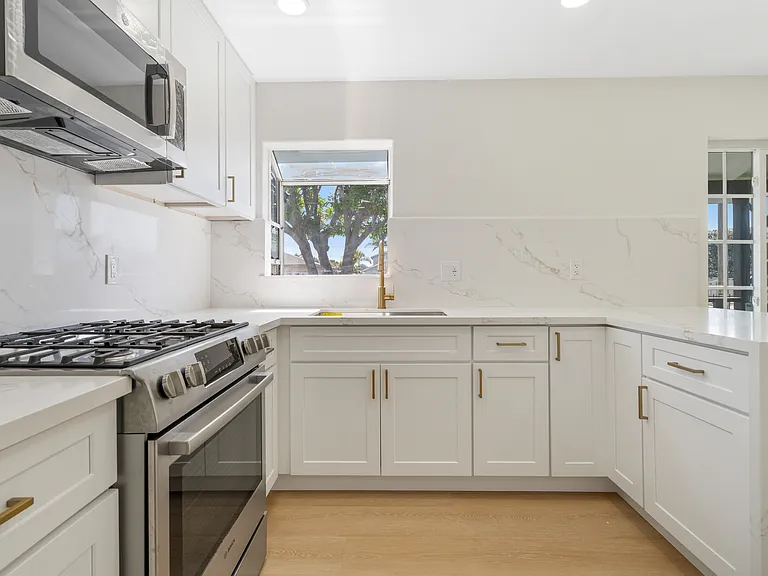 2521 W Stanford St — Photo 17