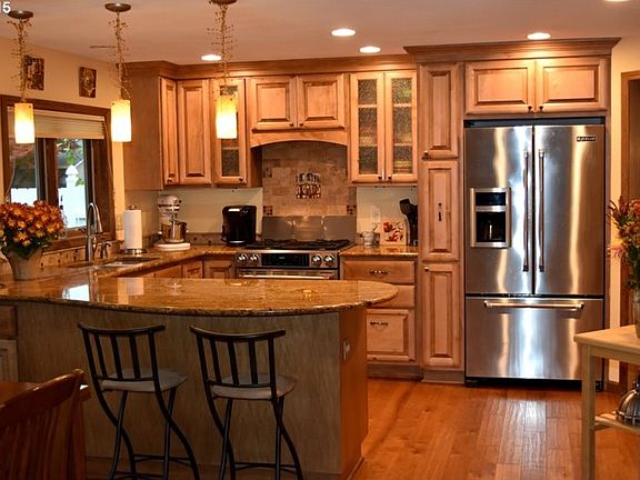 5th image of 15606 SE Stevenson Dr
