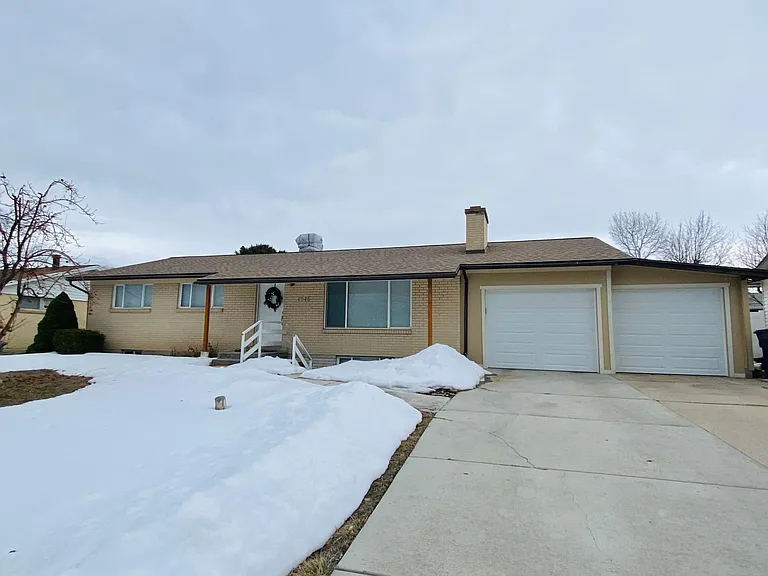4945 W Choctaw Ave — Photo 1