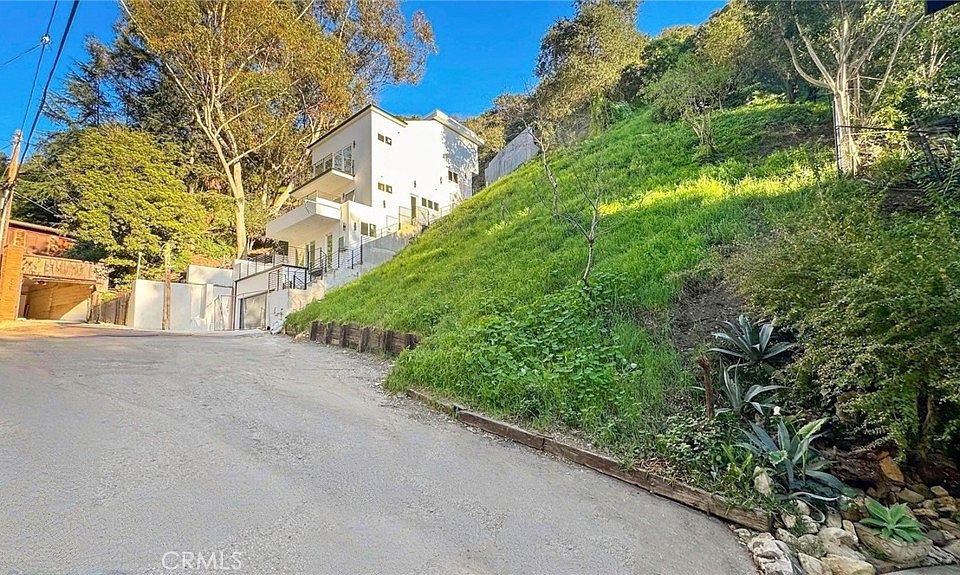 1st image of 9814 Portola Dr
