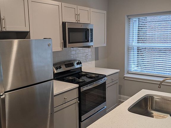 2nd image of 1205 E Armour Blvd #202