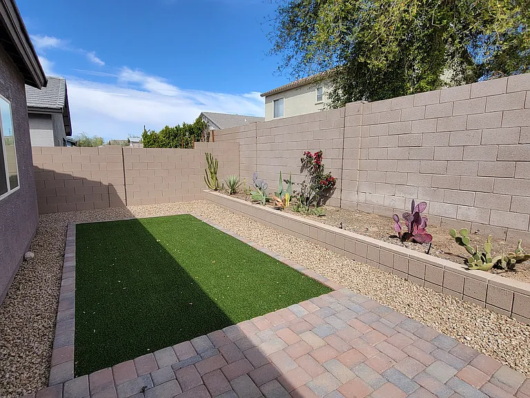 8017 S 6th Dr — Photo 26