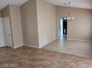 8900 Sandspring Dr, Las Vegas, NV 89134