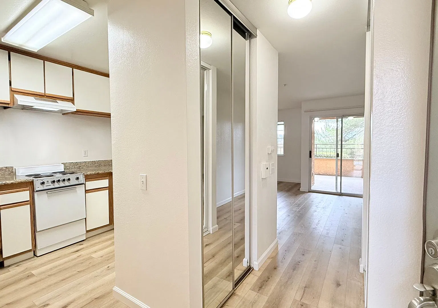 Move-in Ready Studio w/ 1BA, Lower-Level, Corner Condo Unit in Siena Hills, San Ramon- Available ... — Photo 4