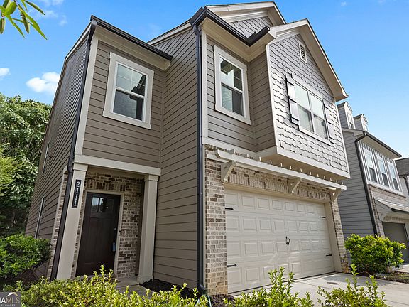 4th image of 2111 Westside Dr