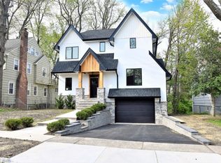 24 Stephen St, Montclair, NJ 07042