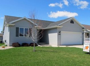 2529 Maple Grv, Neenah, WI 54956