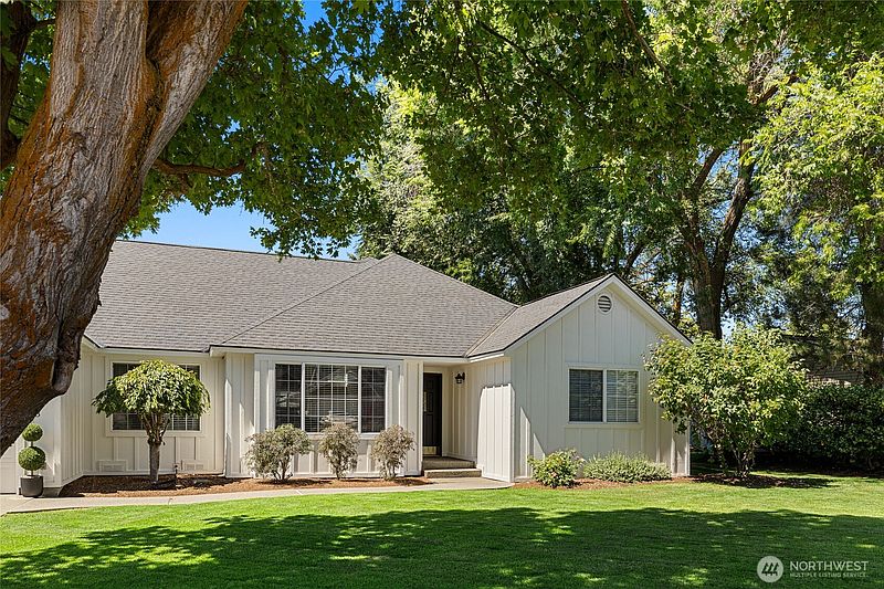 3rd image of 1403 N Thayer Avenue