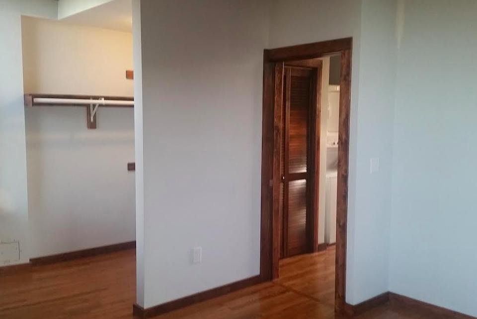 2nd image of 1038 Missouri Ave