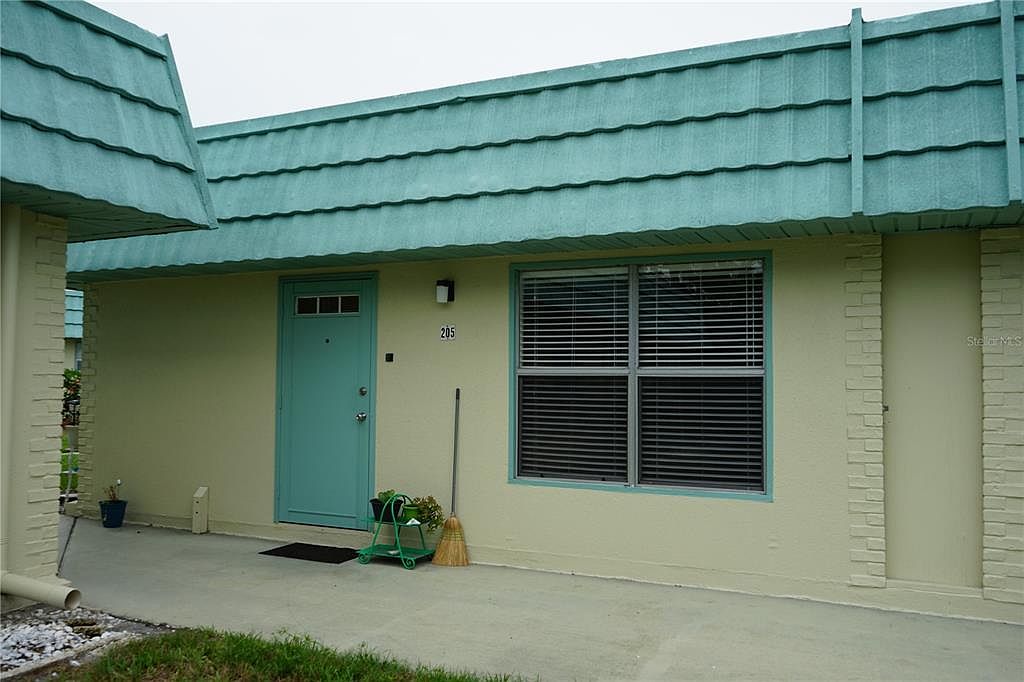 101 Cambridge Trl APT 205