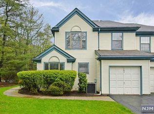 192 Mabie Ct, Mahwah, NJ 07430