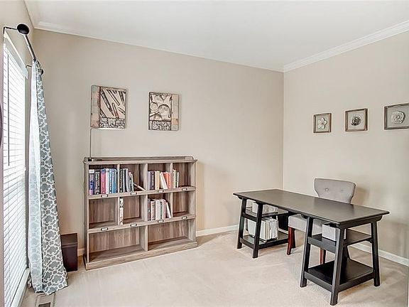 4th image of 2608 King George St
