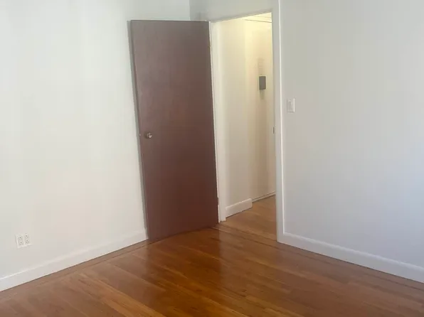 41-11 47th Avenue 4C image 5 of 5