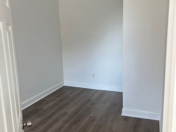 4th image of 4028 E Roosevelt Blvd