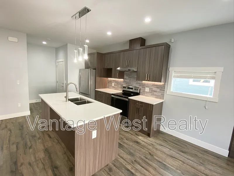 Building Photo - 1056 Martin Ave #3