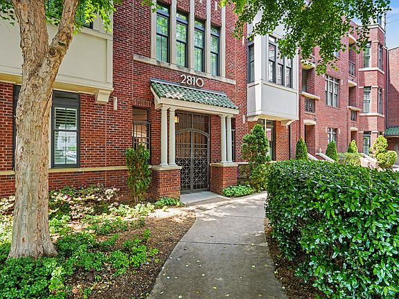 2nd image of 2810 Selwyn Ave Unit 124