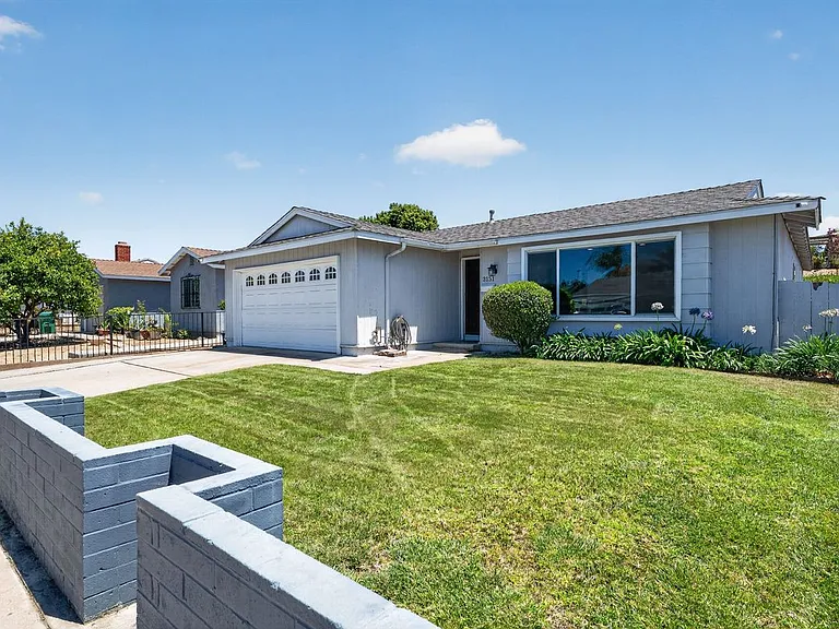 3151 Magellan St — Photo 29