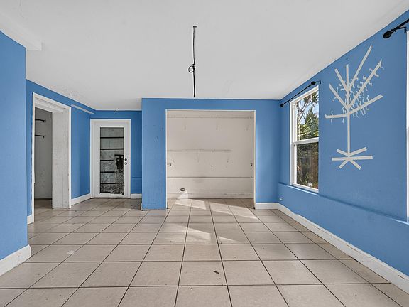 4th image of 14621 LINCOLN Boulevard