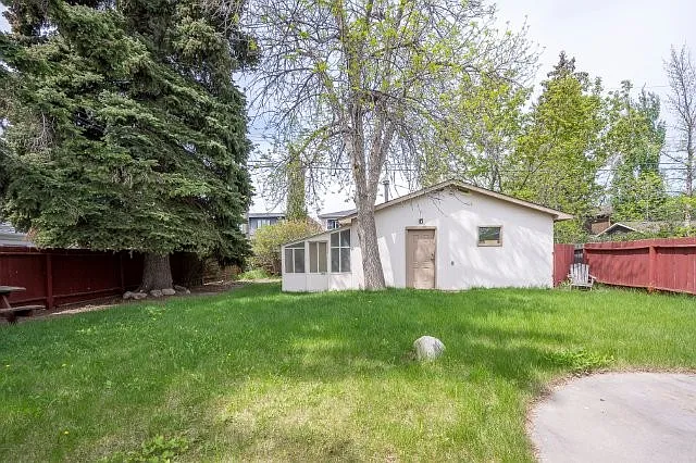 2223 35th St SW — Photo 26