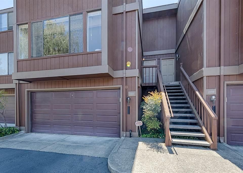 1st image of 2211 Oak Creek Ln