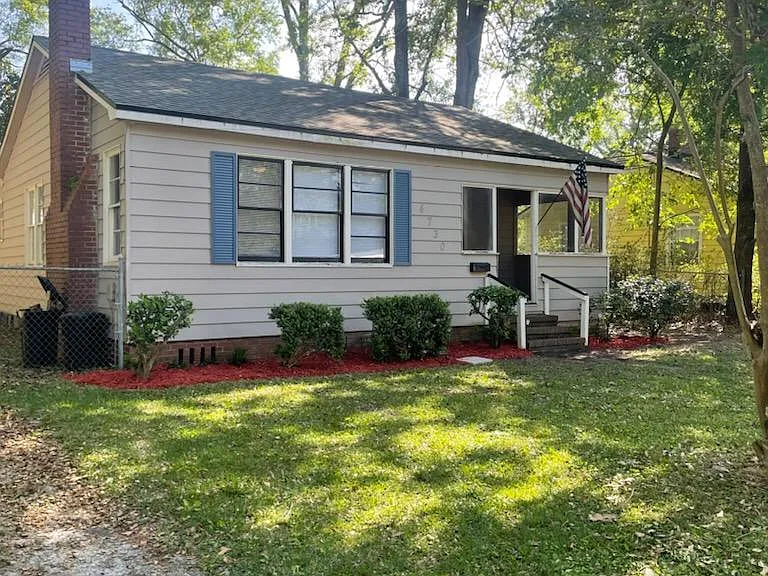 4730 Crescent St — Photo 3