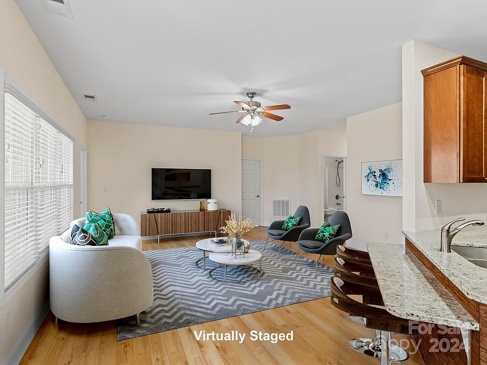 1st image of 113 Sweet Oaks Ln