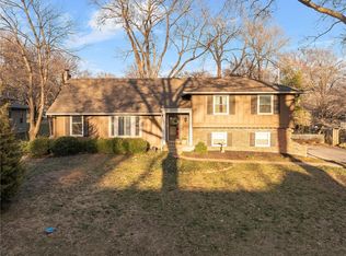 8029 Granada Rd, Prairie Village, KS 66208