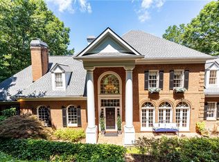 205 Grogans Lake Point, Sandy Springs, GA 30350