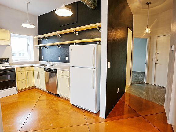 3rd image of 5238 S Tacoma Way #2