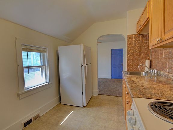 2nd image of 625 E 15th St #3