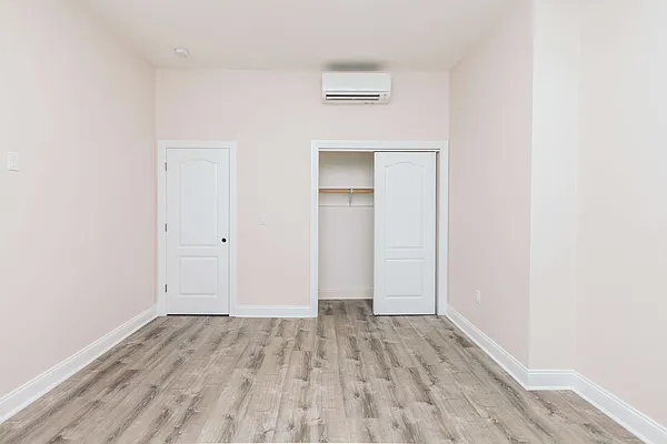 Rented by Nooklyn NYC LLC | media 12