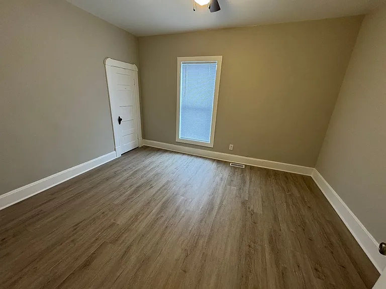 1132 N Oxford St — Photo 13