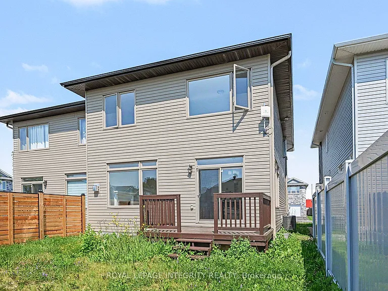 148 Thomas St S — Photo 23