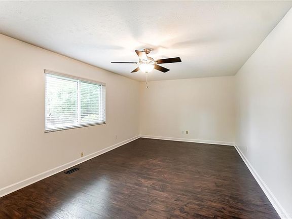 5th image of 5036 Artesia Dr