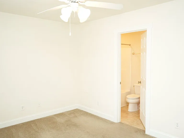 306 Marquette Ct — Photo 27