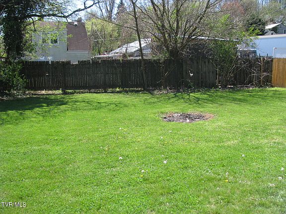 5th image of 112 Virgil Ave
