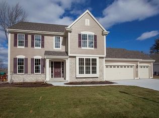 N25W27288 Orchard Ln, Pewaukee, WI 53072