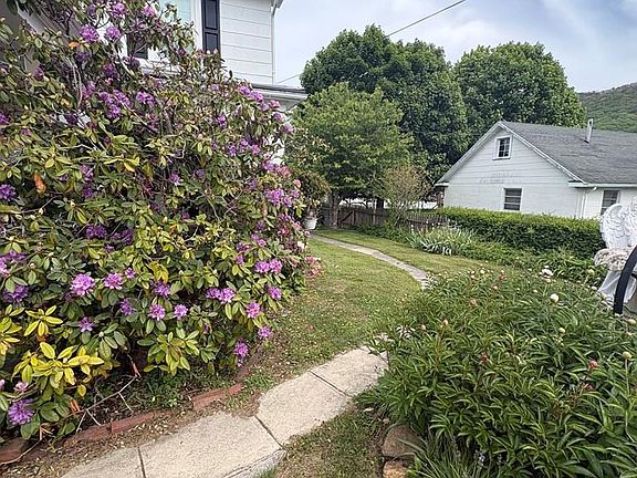 4th image of 2215 Walton Ave