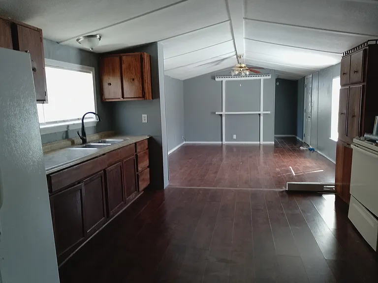 725 N Ash Ter #8 — Photo 5